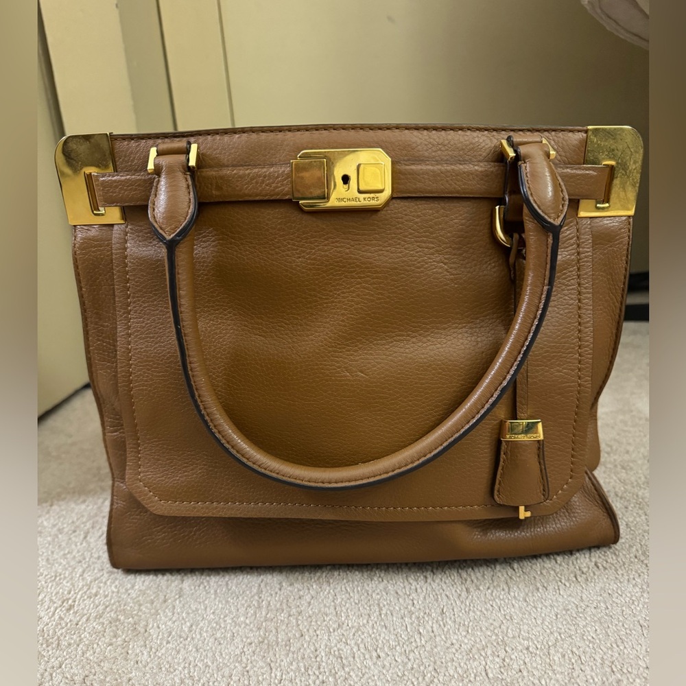 Elegant Brown Leather Handbag